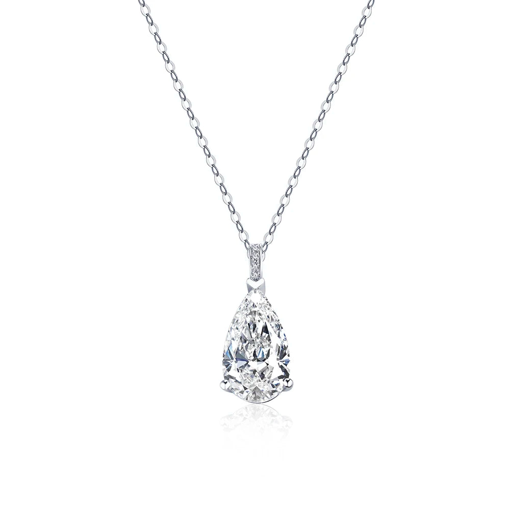 The Teardrop 18K Gold Lab Diamond Solitaire Pendant